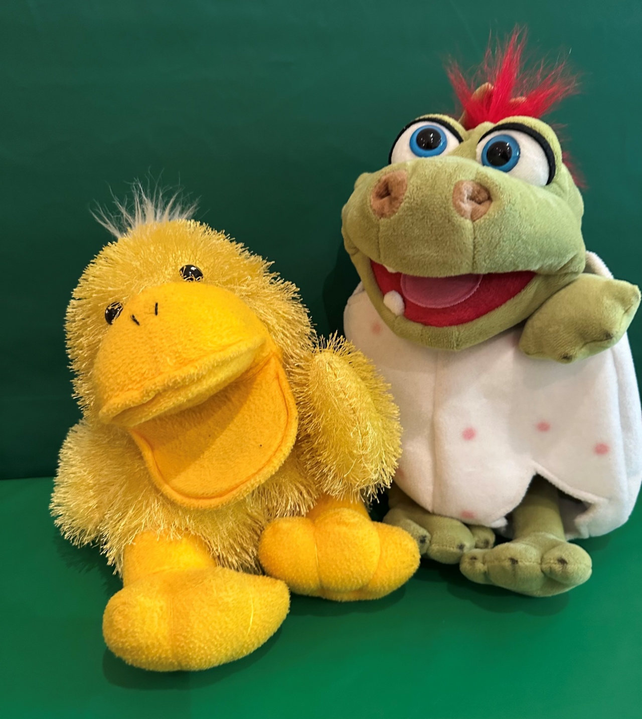 Die Maskottchen der Gruppe dürfen bei keinem Treffen fehlen.